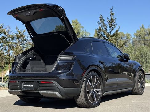 Used 2025 Porsche Macan Turbo Electric image 33
