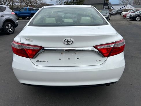 Used 2016 Toyota Camry LE FWD image 3
