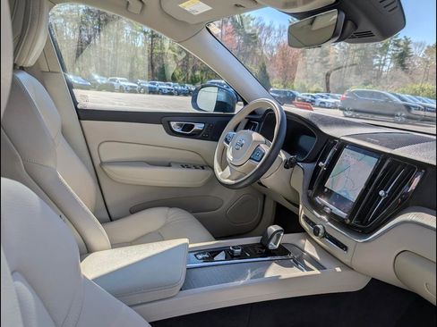 Certified 2023 Volvo XC60 T8 Plus w/ Protection Package Premier AWD/4WD image 18
