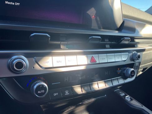 Used 2023 Kia Telluride S image 20