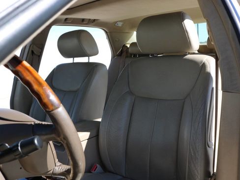 Used 2006 Cadillac DTS Performance image 42