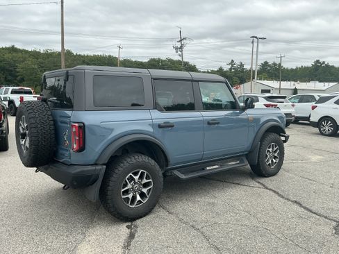 Used 2024 Ford Bronco Badlands AWD/4WD image 3