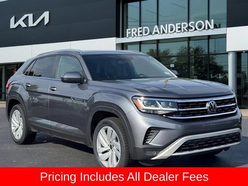 Used 2023 Volkswagen Atlas Cross Sport SE FWD image 1