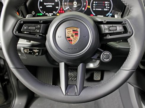 New 2026 Porsche Cayenne image 25