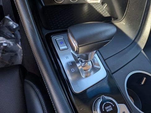 Used 2025 Genesis G70 2.5T image 24