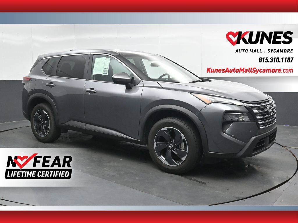 Used 2024 Nissan Rogue SV FWD image 1