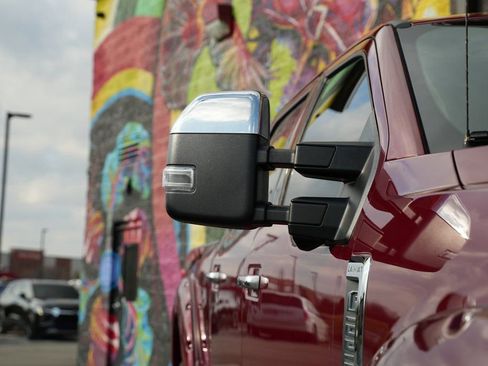 Used 2017 Ford F250 Lariat w/ Lariat Ultimate Package image 7