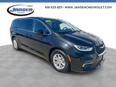 Used 2023 Chrysler Pacifica Touring-L
