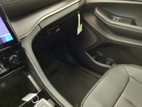 New 2025 Jeep Grand Cherokee L Limited image 25