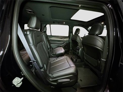 New 2025 Jeep Grand Cherokee L Limited w/ Luxury Tech Group II image 33