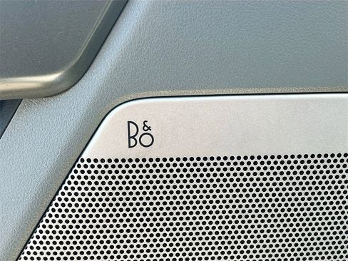 Used 2022 Ford F150 Lariat w/ Equipment Group 502A High image 19