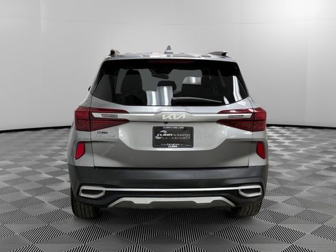 Used 2022 Kia Seltos EX image 4