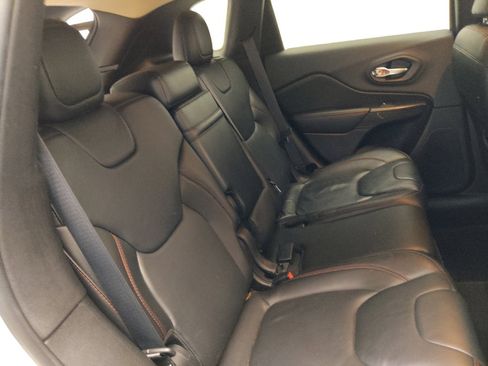 Used 2015 Jeep Cherokee Trailhawk w/ Comfort/Convenience Group image 19