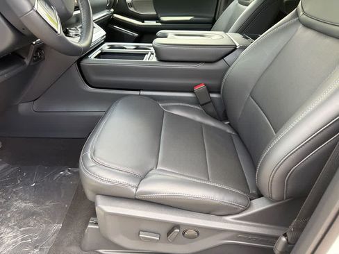 New 2026 Ford Expedition Platinum w/ Driver's Package AWD/4WD image 10