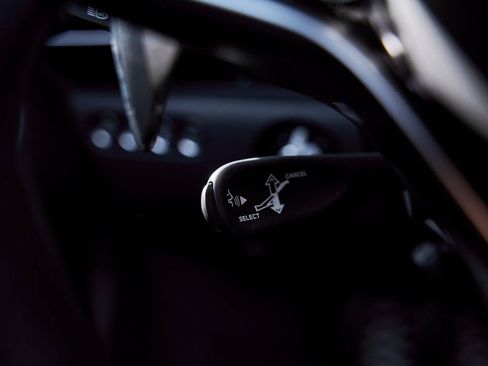 Used 2025 McLaren Artura Spider RWD image 57