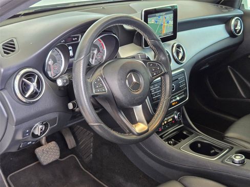 Used 2017 Mercedes-Benz GLA 250 image 9