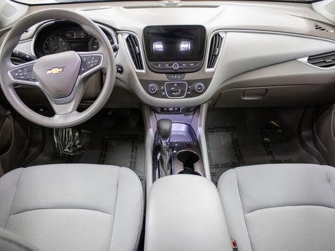 Used 2023 Chevrolet Malibu LS image 7