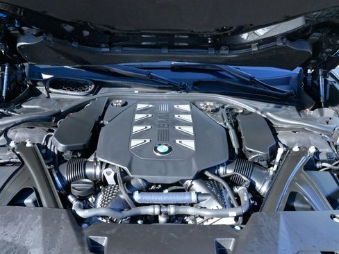 Used 2023 BMW 760i xDrive w/ Executive Package image 64