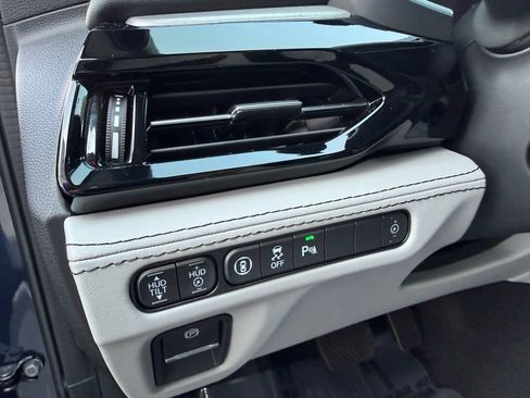 Certified 2026 Acura MDX SH-AWD w/ Advance Package image 20