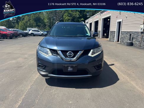 Used 2015 Nissan Rogue SV image 2