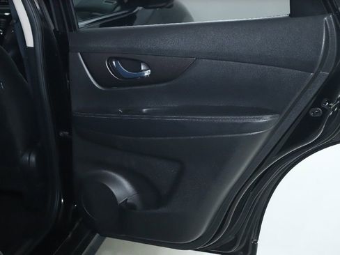 Used 2019 Nissan Rogue SV w/ Premium Package image 33