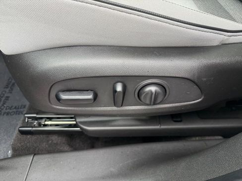 Used 2021 Chevrolet TrailBlazer LT w/ Sun and Liftgate Package image 7