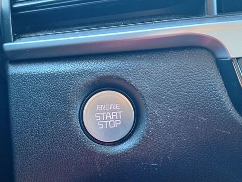 Used 2024 Kia Sorento S image 26