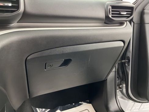 Used 2022 Ford Explorer XLT image 39