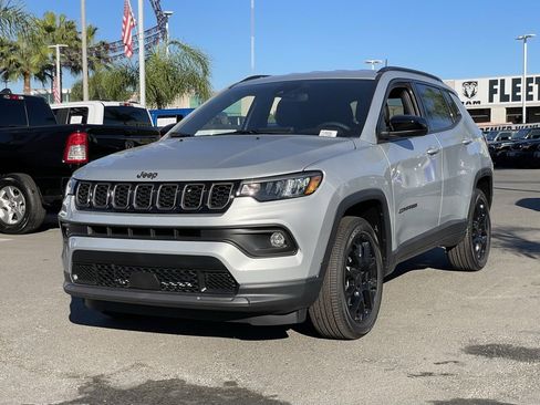 New 2026 Jeep Compass Latitude image 2