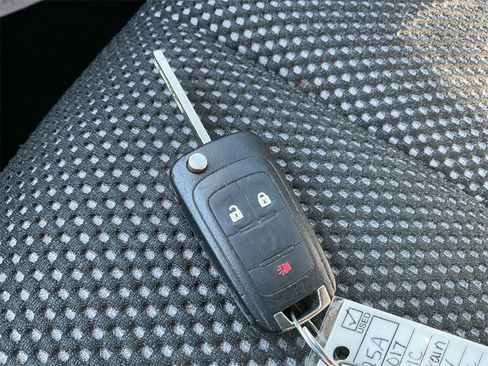 Used 2017 GMC Terrain SLE image 30