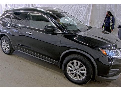 Used 2019 Nissan Rogue SV AWD/4WD image 3