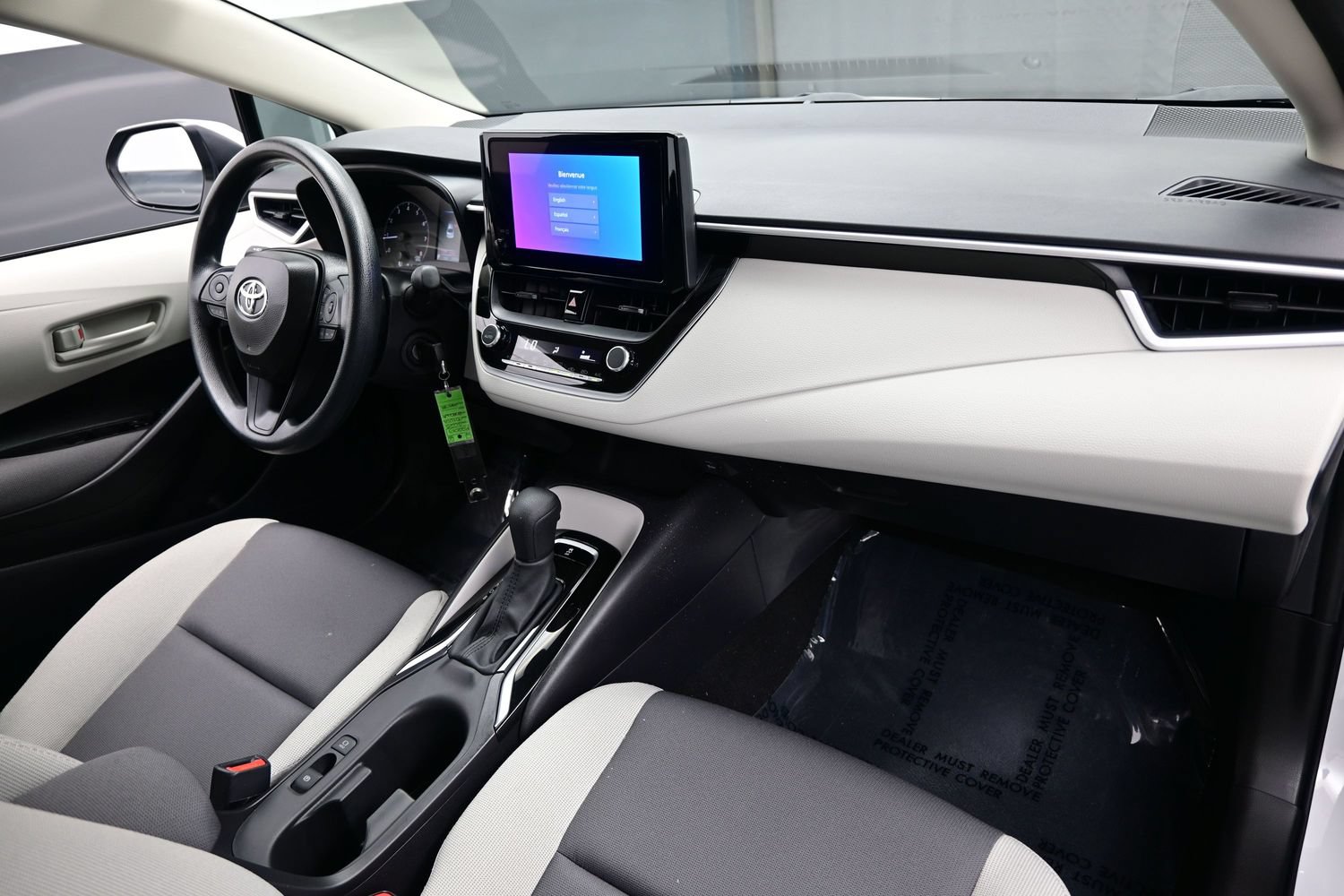 Used 2025 Toyota Corolla LE FWD image 14