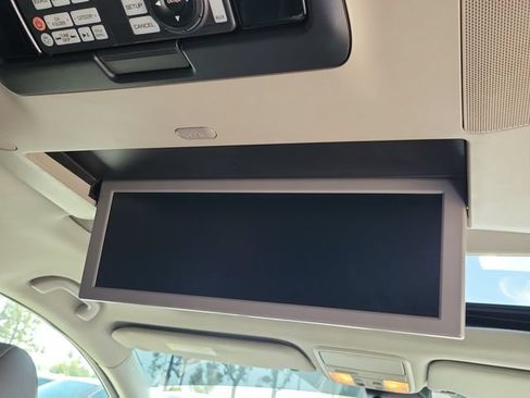 Used 2016 Honda Odyssey Touring Elite image 34