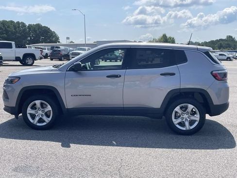 Used 2023 Jeep Compass Sport AWD/4WD image 7