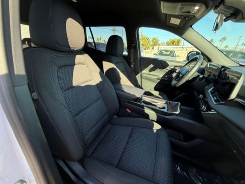 Used 2025 Chevrolet Equinox LT image 34