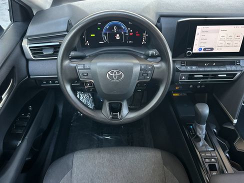 Used 2025 Toyota Camry LE FWD image 13