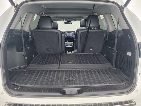 Used 2018 Toyota Highlander SE image 33