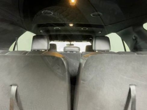 Used 2018 Ford Explorer XLT w/ Equipment Group 202A AWD/4WD image 14