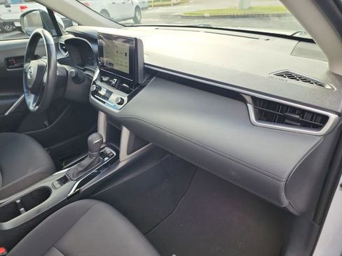 Used 2023 Toyota Corolla Cross LE image 12