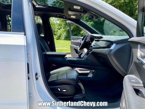 Used 2024 Cadillac XT6 Luxury w/ LPO, Floor Liner Package FWD image 19