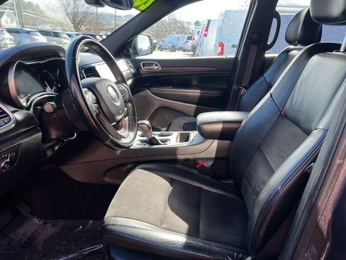 Used 2020 Jeep Grand Cherokee Altitude image 17