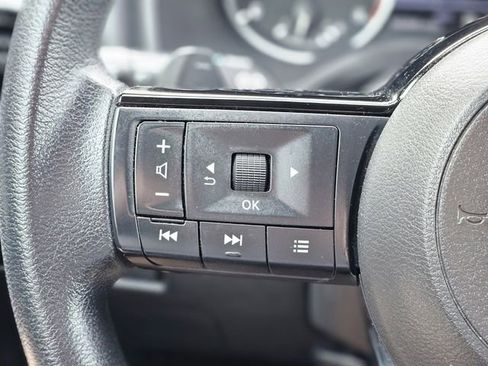 Certified 2023 Nissan Rogue SV image 17