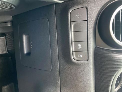 Used 2019 Hyundai Kona SE AWD/4WD image 33