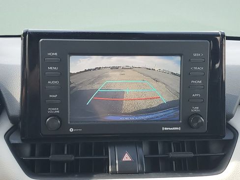 Used 2022 Toyota RAV4 XLE FWD image 20