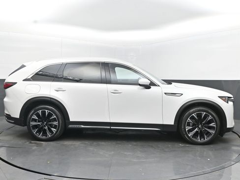 Used 2024 MAZDA CX-90 Plug-In Hybrid w/ Premium Pkg image 10