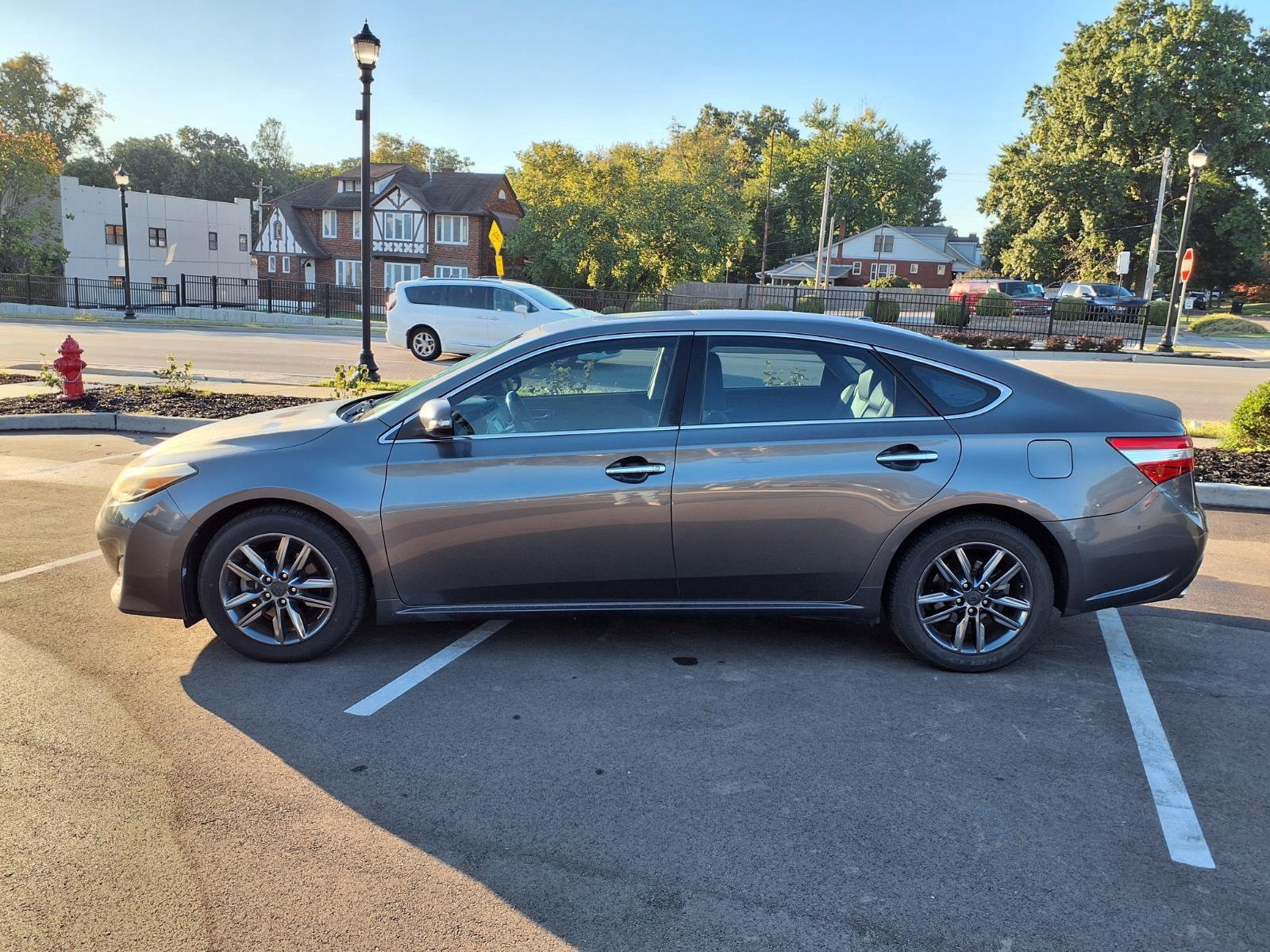 Used 2015 Toyota Avalon XLE Premium FWD image 24