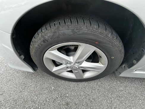 Used 2014 Toyota Camry SE FWD image 23