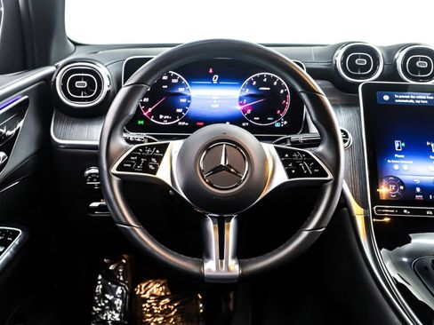 Certified 2025 Mercedes-Benz GLC 300 image 19