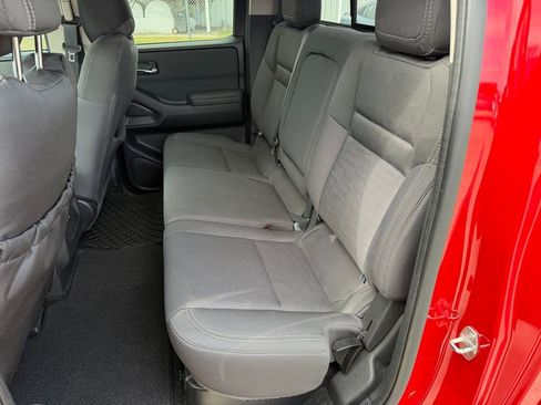 Used 2022 Nissan Frontier SV image 14