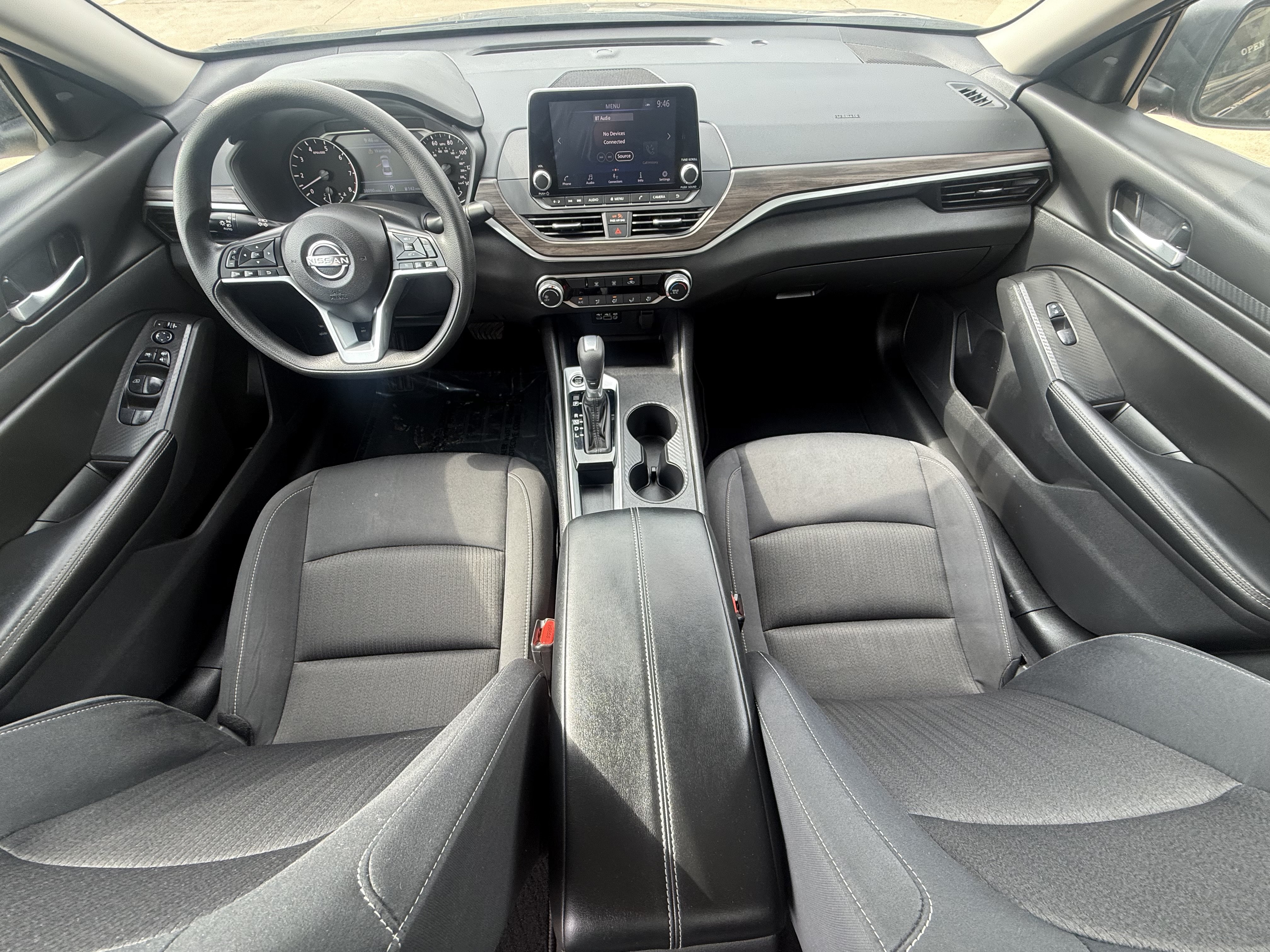 Used 2025 Nissan Altima 2.5 SV FWD image 11